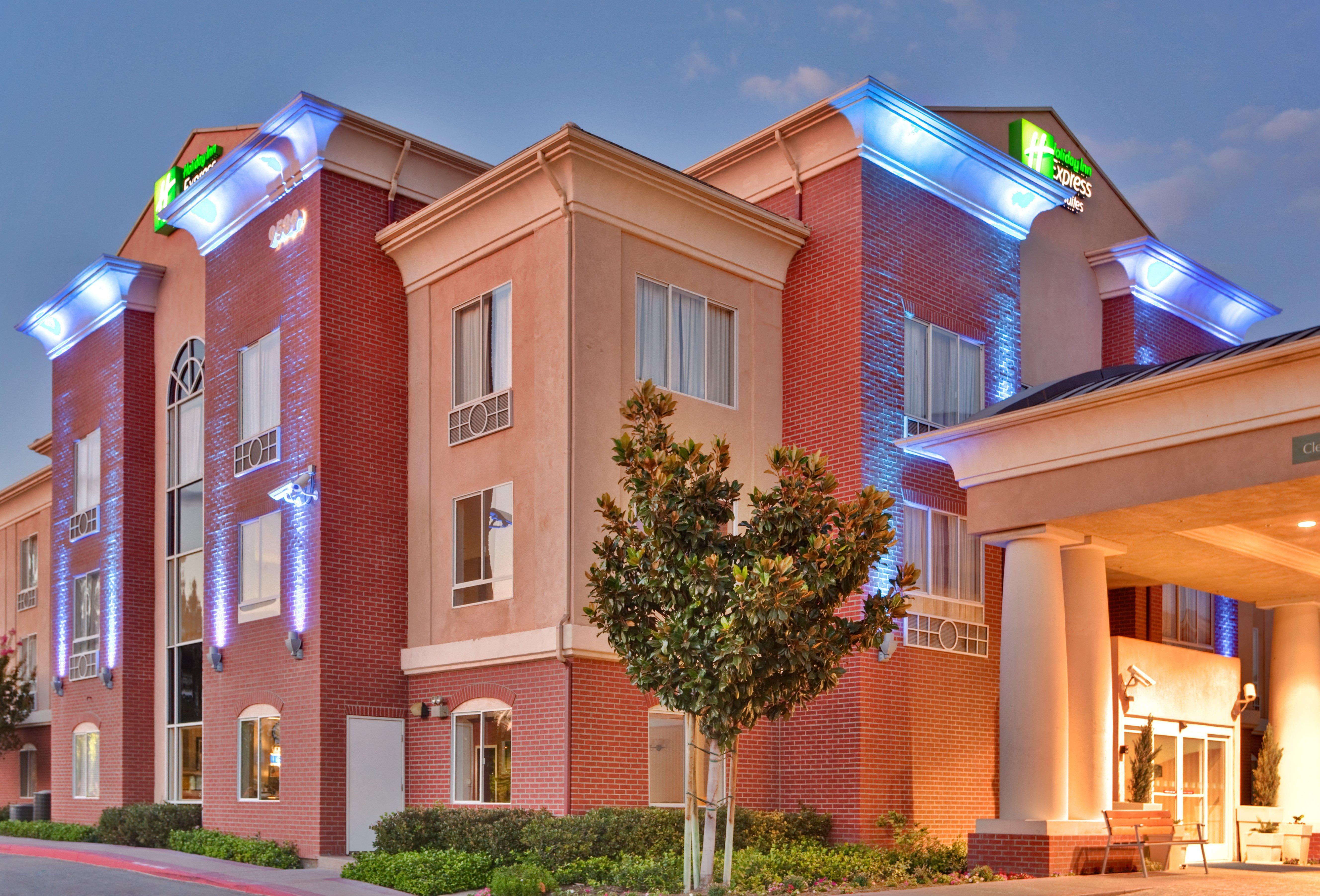 Holiday Inn Express Hotel & Suites Ontario Airport-Mills Mall By Ihg Rancho Cucamonga Exterior photo