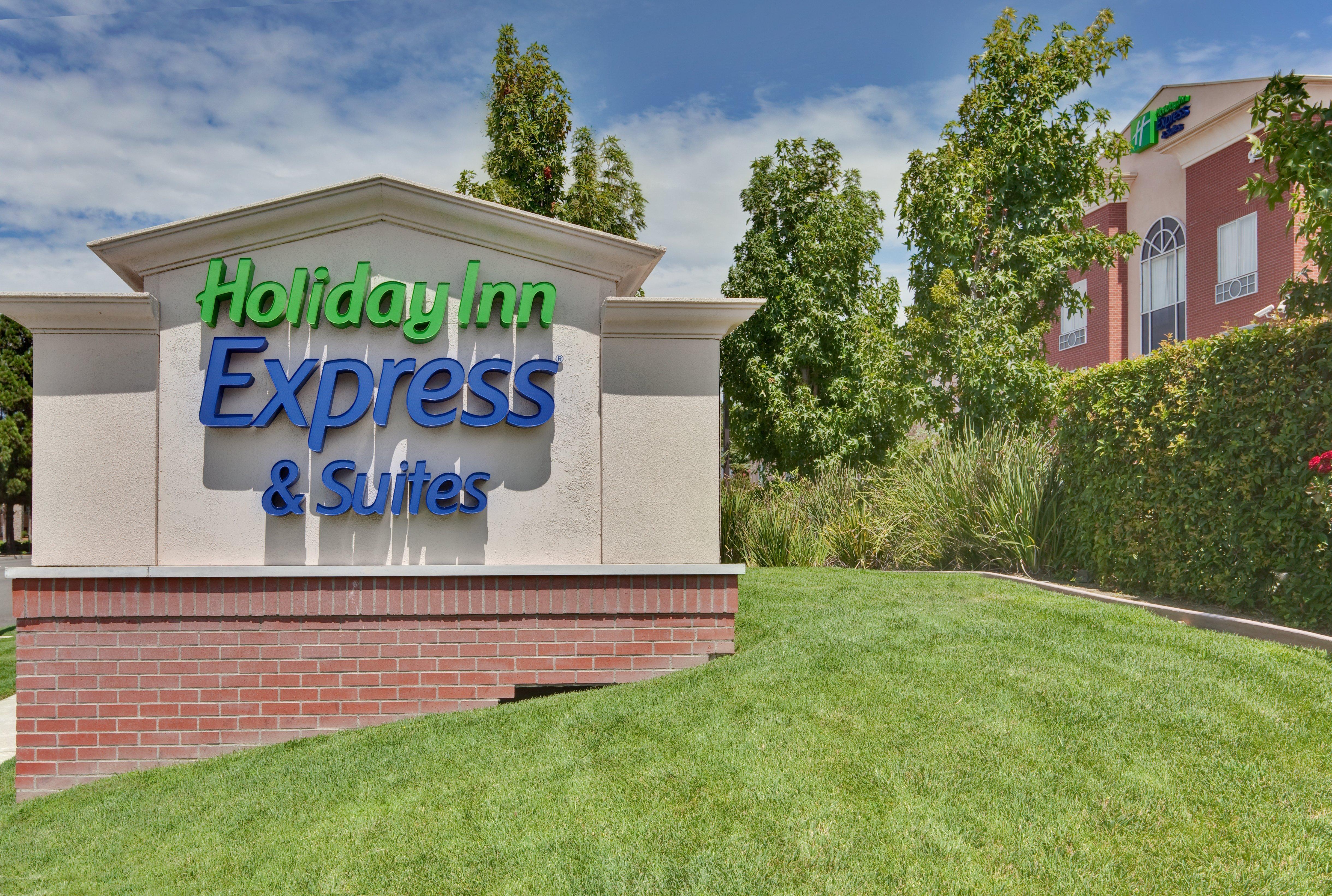 Holiday Inn Express Hotel & Suites Ontario Airport-Mills Mall By Ihg Rancho Cucamonga Exterior photo